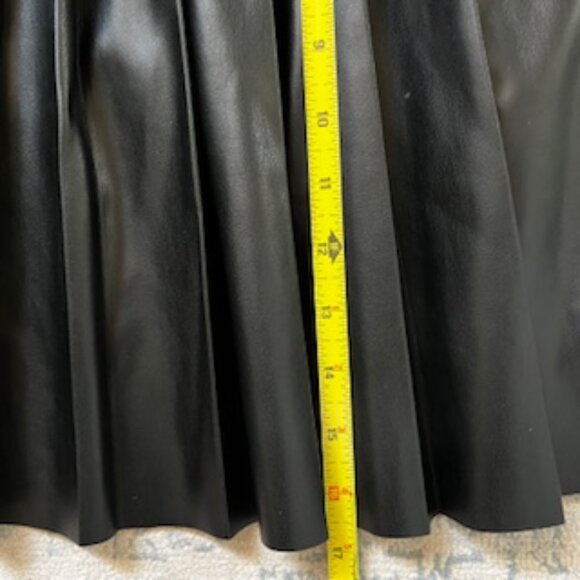 BCBG Black Pleated Mini Skirt - Picture 6 of 9